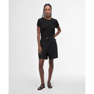 Klassinen t-paita joka sopii niin arkeen kuin juhlavampaankin pukeutumiseen esim. jakun alle.