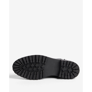 Karkeahko pohjakuviointi takaa hyvän pidon.