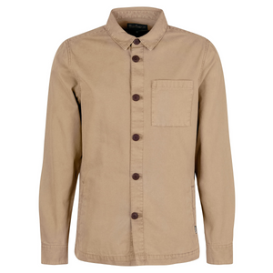 Kuvassa on beigen värinen Barbour Washed Overshirt paitatakki.