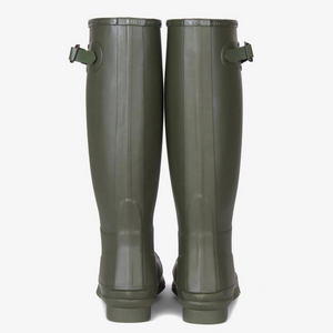 Saappaiden yläosassa on säätöhihnat.