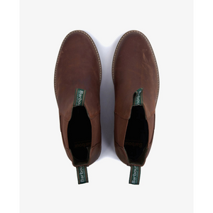 Ylhäältä kuvattuna Barbour Farsley Chelsea Boots kenkäpari. Kengän reunoissa on ompeleet, joka luo kenkään viimeistellyn ulkonäön.