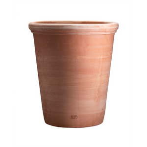 Upea, korkea Flora ruukku on pihan tai sisäänkäynnin katseenvangitsija.