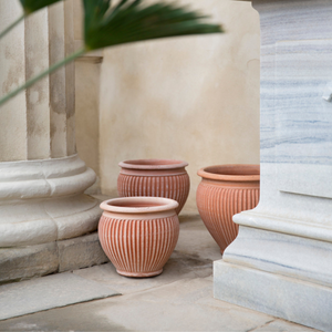 Piccolina ruukut valmistetaan Italian Toscanassa käsityönä.