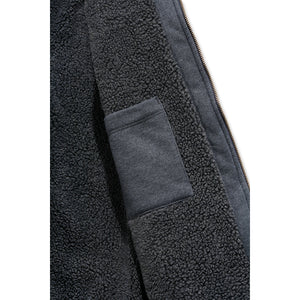 Lähikuvassa on Carhartt Midweight Lined Sweatshirt hupparin lämmin karvavuori.