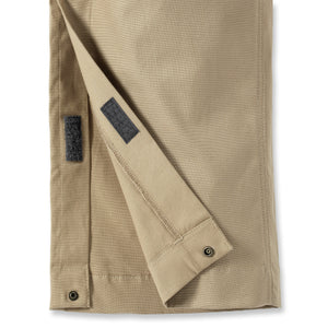 Lahkeensuissa on neppari ja tarranauhakiinnitys.