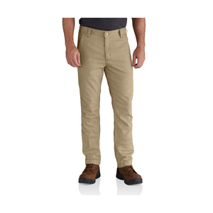 Kuvassa miehellä on käytössä Carhartt Rigby Straight Fit Pant housut jotka on väriltään dark khakit.