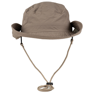 Hatussa on UPF50+ -luokitus ja se estää 97,5% auringon haitallisista UVA- ja UVB-säteistä.