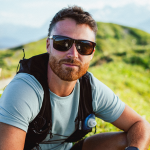 Vallon Ventures aurinkolaseissa klassinen muoto kohtaa toimivan tyylikkyyden.