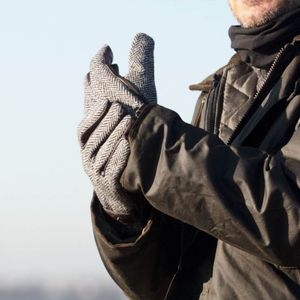 Walker and Hawkes Harris Tweed Hallbrook Gloves hanskat