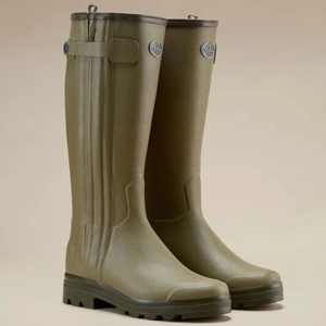 Kuvassa vihreät Le Chameaun Chasseur saappaat nahkavuorella.