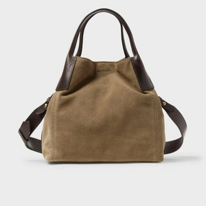 Saddler Inés Mini Tote ruskea mokkanahkainen käsilaukku edestä, tummanruskeat nahkakahvat ja olkahihna.