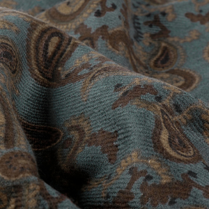 Stetson Scarf Wool Marbled sinivihreä villahuivi laskostettuna, ruskeat paisley-kuviot ja kankaan pinta lähikuvassa.