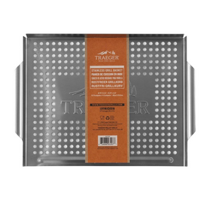 Kuvassa on Traegerin rosterinen grillausalusta jonka avulla on helppo grillata myös pieniä herkkuja jotka muuten putoaisivat ritilöiden läpi.