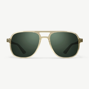 Kuvassa Vallon Howlin Sage Polarized aurinkolasit joissa on vihertävät linssit.