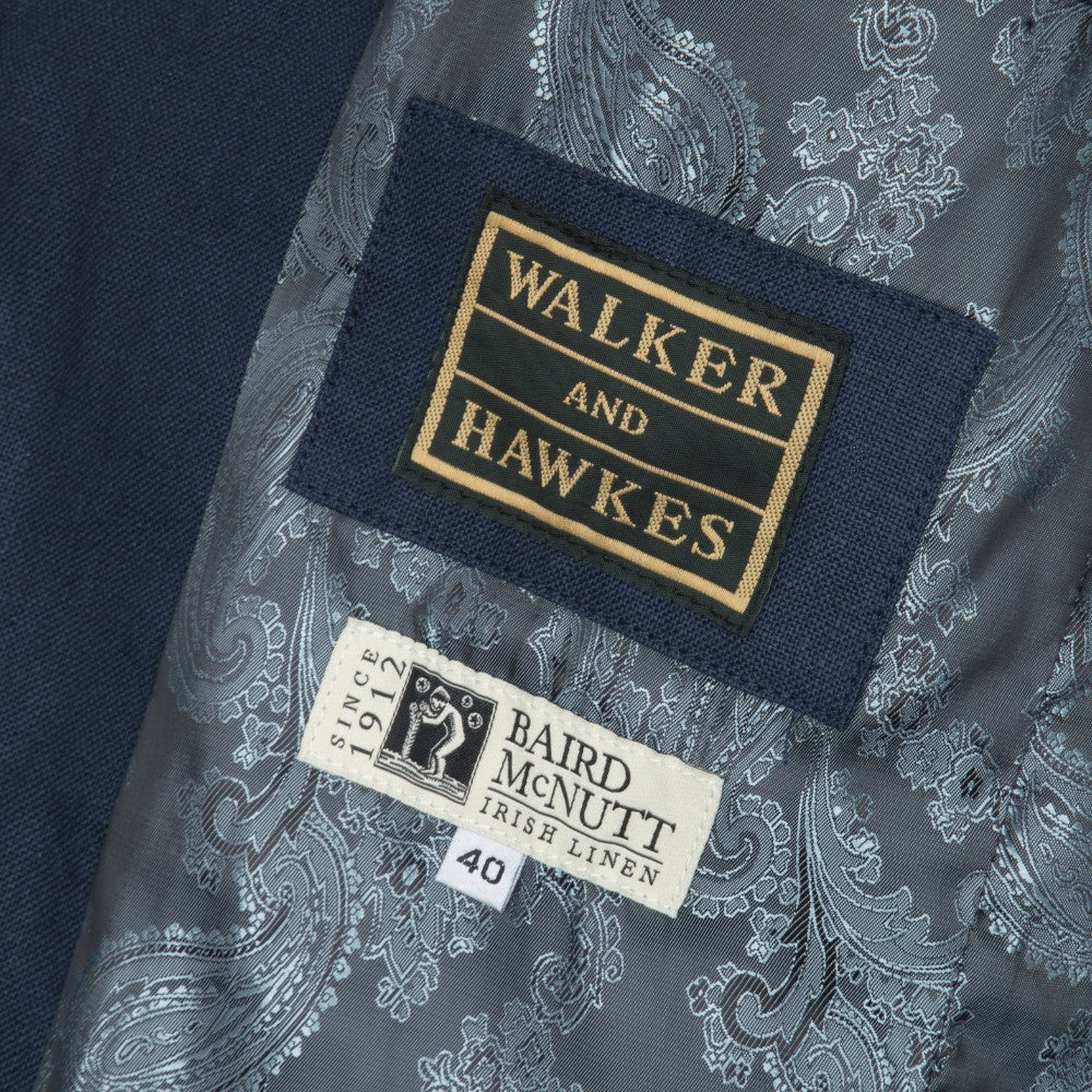 Bleiseri on valmistettu irlantilaisesta huippuluokan pellavasta.