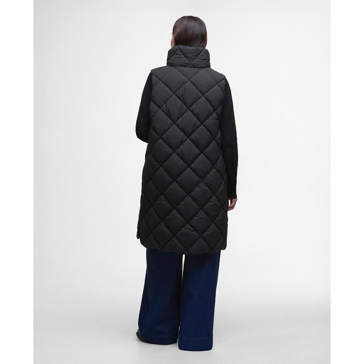 Toppaliivissä on korkea, teddyvuorattu kaulus joka suojaa hyvin niskaa ja kaulaa.