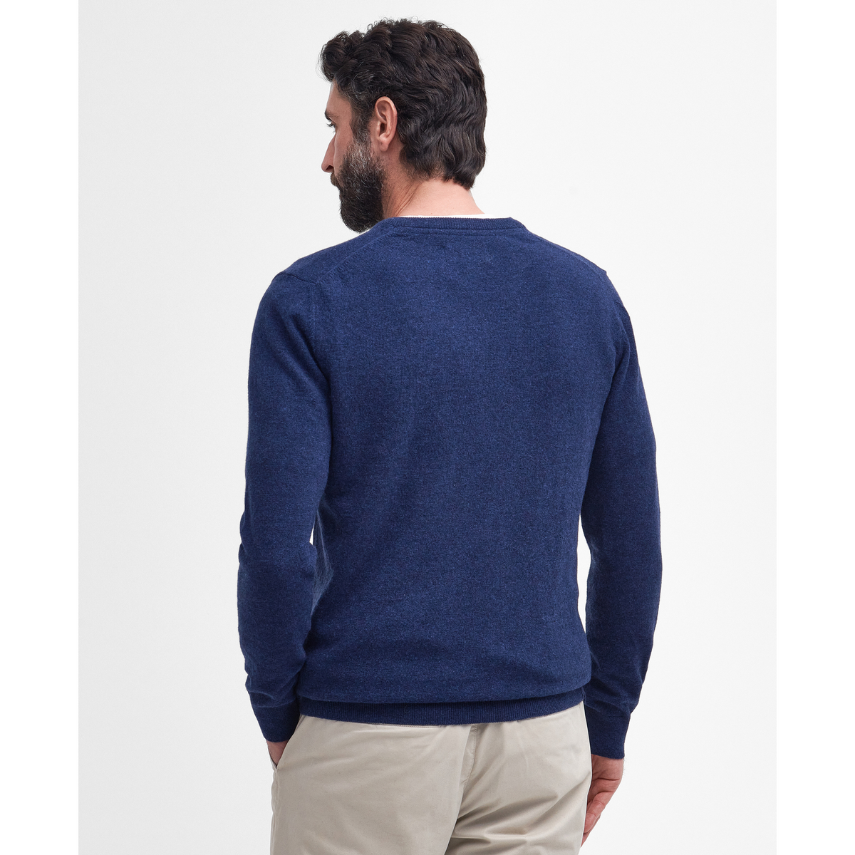 Neulepaita on siisti ja rento ja sopii hyvin esim. farkkujen tai chinojen kanssa.