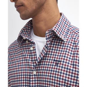 Barbour Finkle Tailored Gingham Shirt miesten kauluspaita, punaruudullinen