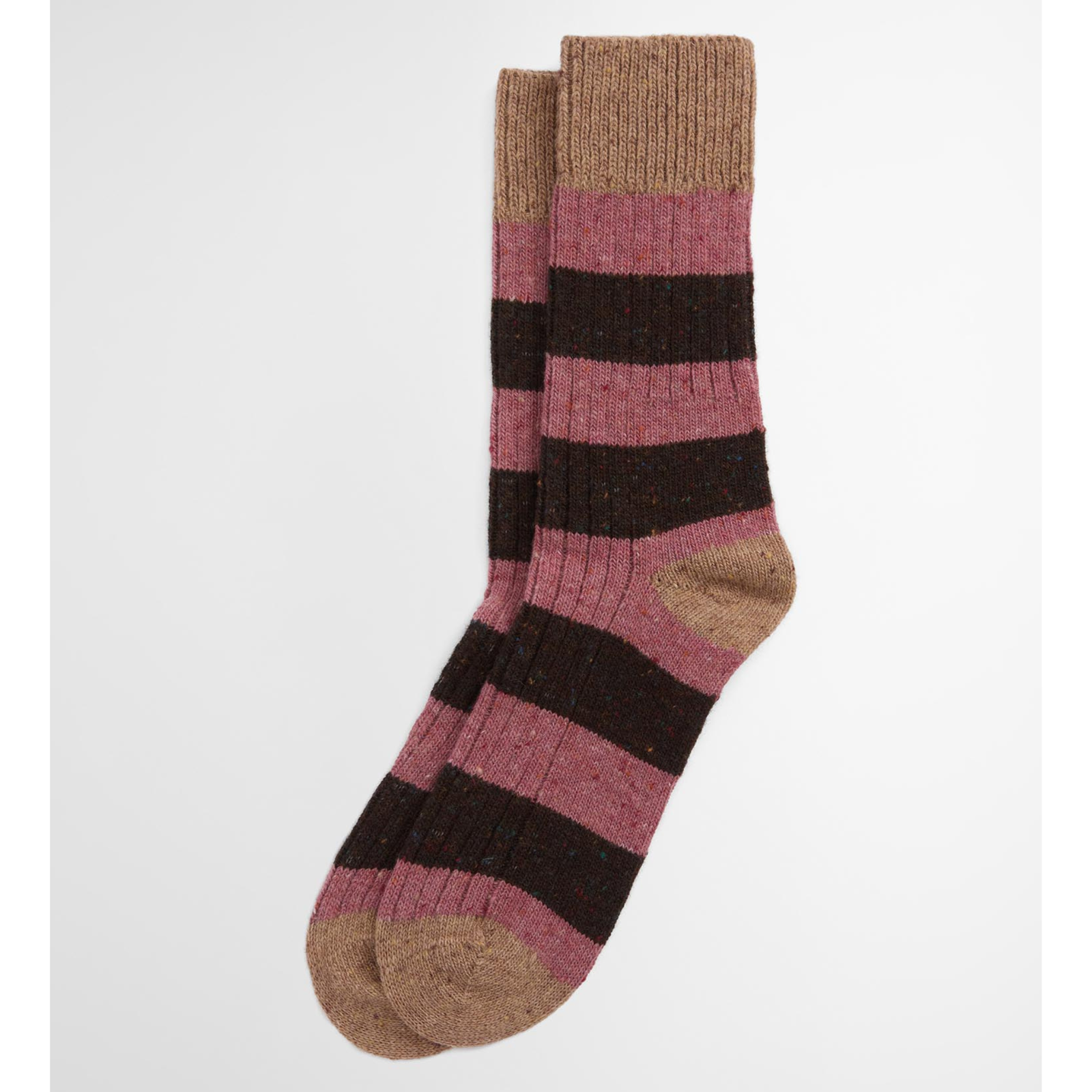 Kuvassa on naisten Barbour Houghton sukkapari jossa on marjapuuronpunaisia ja tummanruskeita raitoja. Resori, kantapää ja varvasosa ovat vaaleanruskeat.