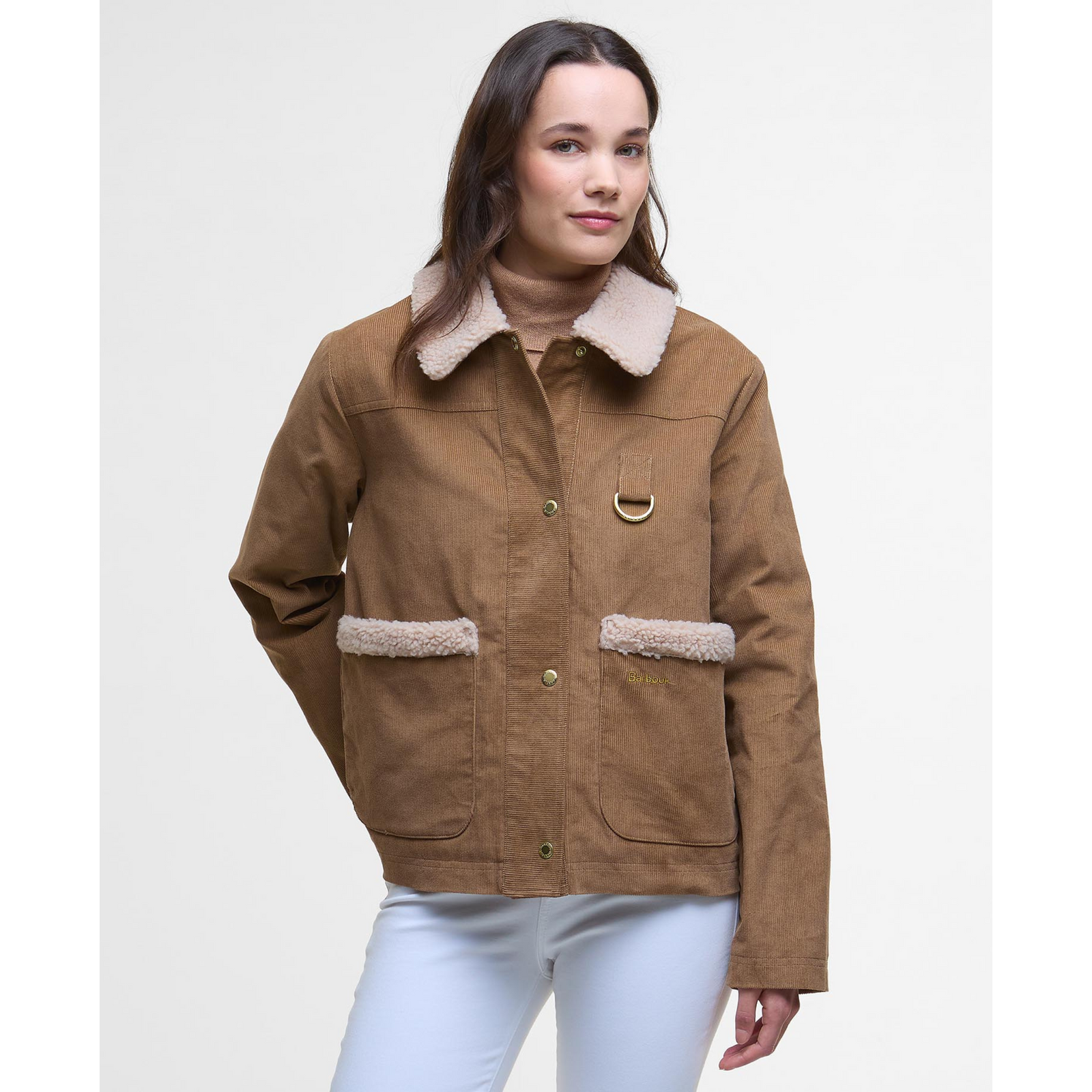 Teddyfleece -taskut ja -kaulus tuovat takkiin rentoa pehmeyttä.