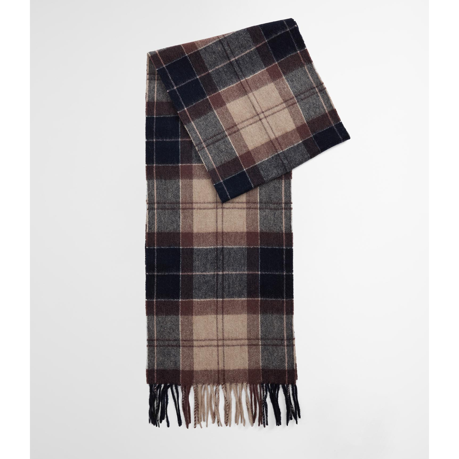 Huivissa on klassinen Tartan -ruutukuviointi ja hapsukoristelu.