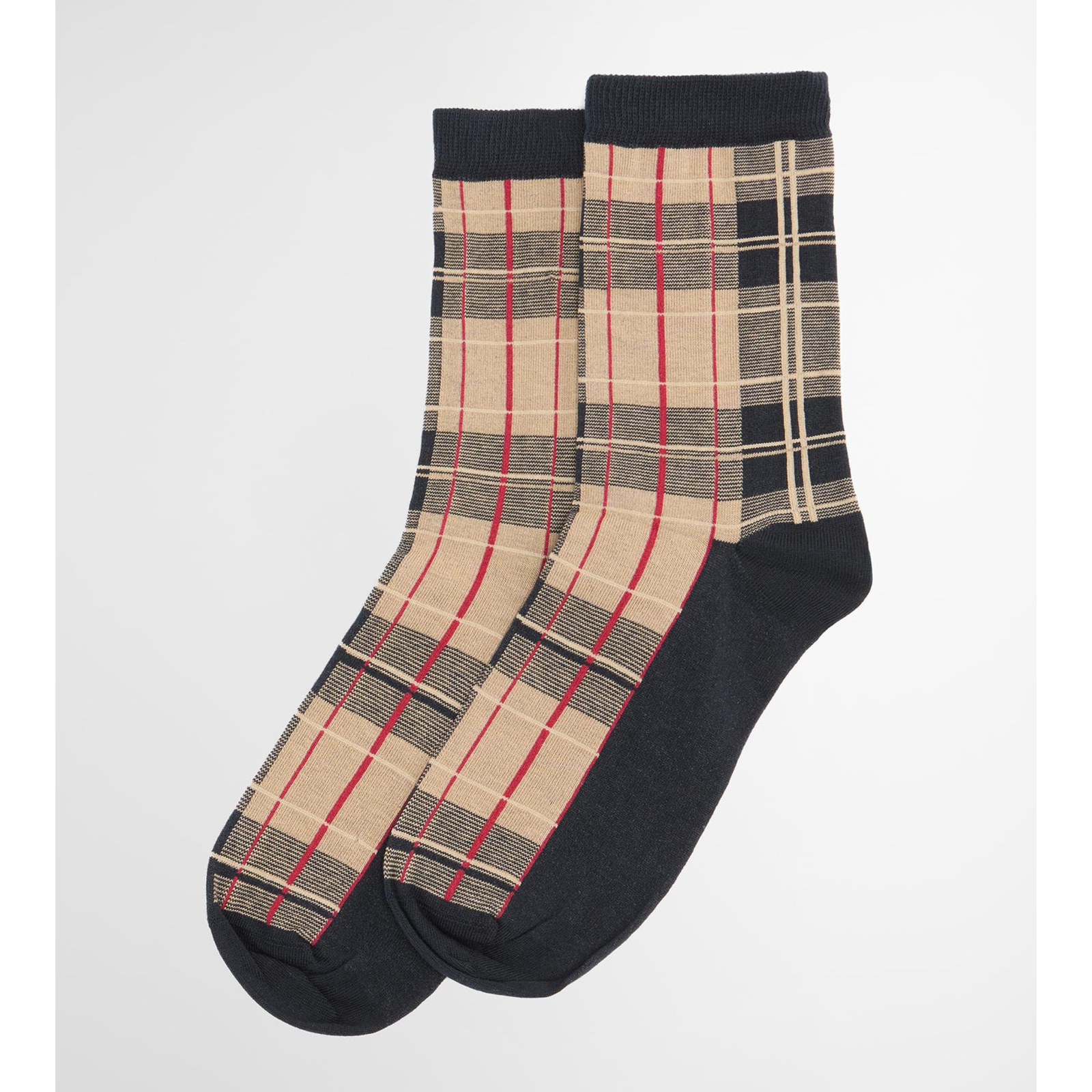 Kuvassa Barbourin klassisella Tartan -kuosilla varustetut naisten nilkkasukat.