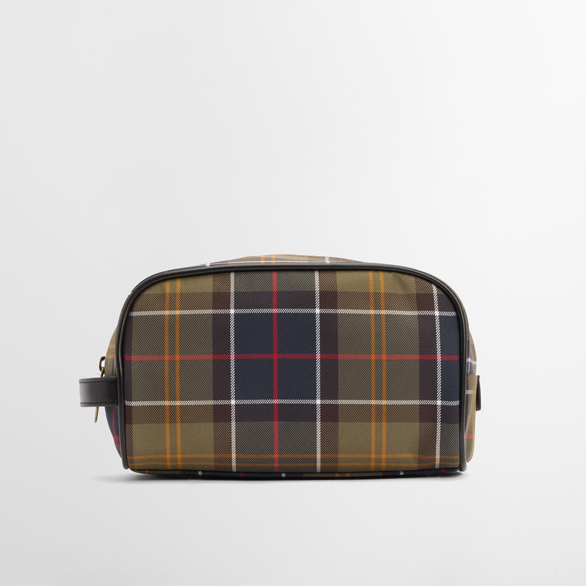 Toilettilaukussa on klassinen Tartan -ruutukuviointi ja siinä on pyöristetyt reunat.