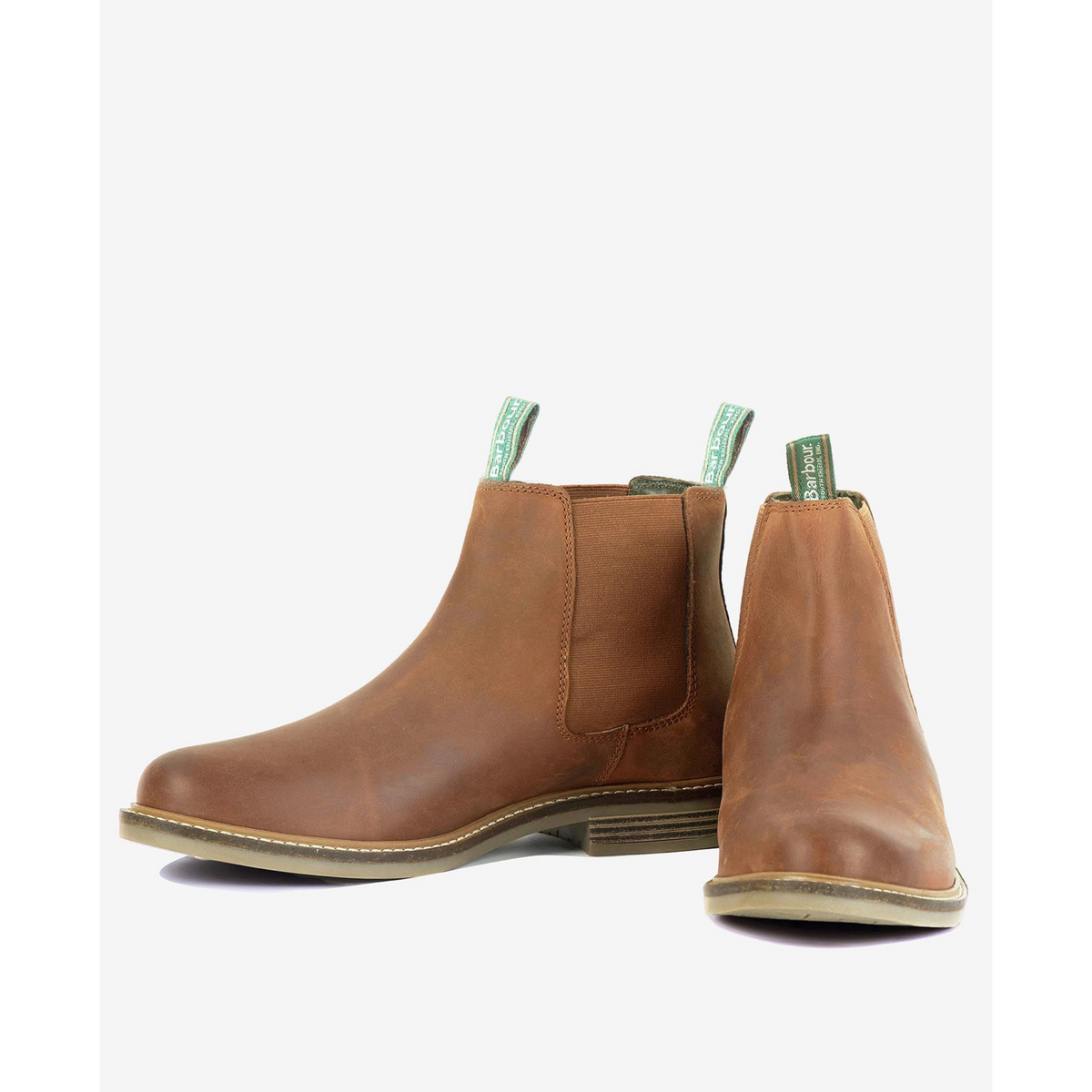 Kuvassa Barbour Farsley Chelsea Boots kenkäpari. Kengät sopivat hyvin arkiseen kuin myös juhlalliseen käyttöön. 