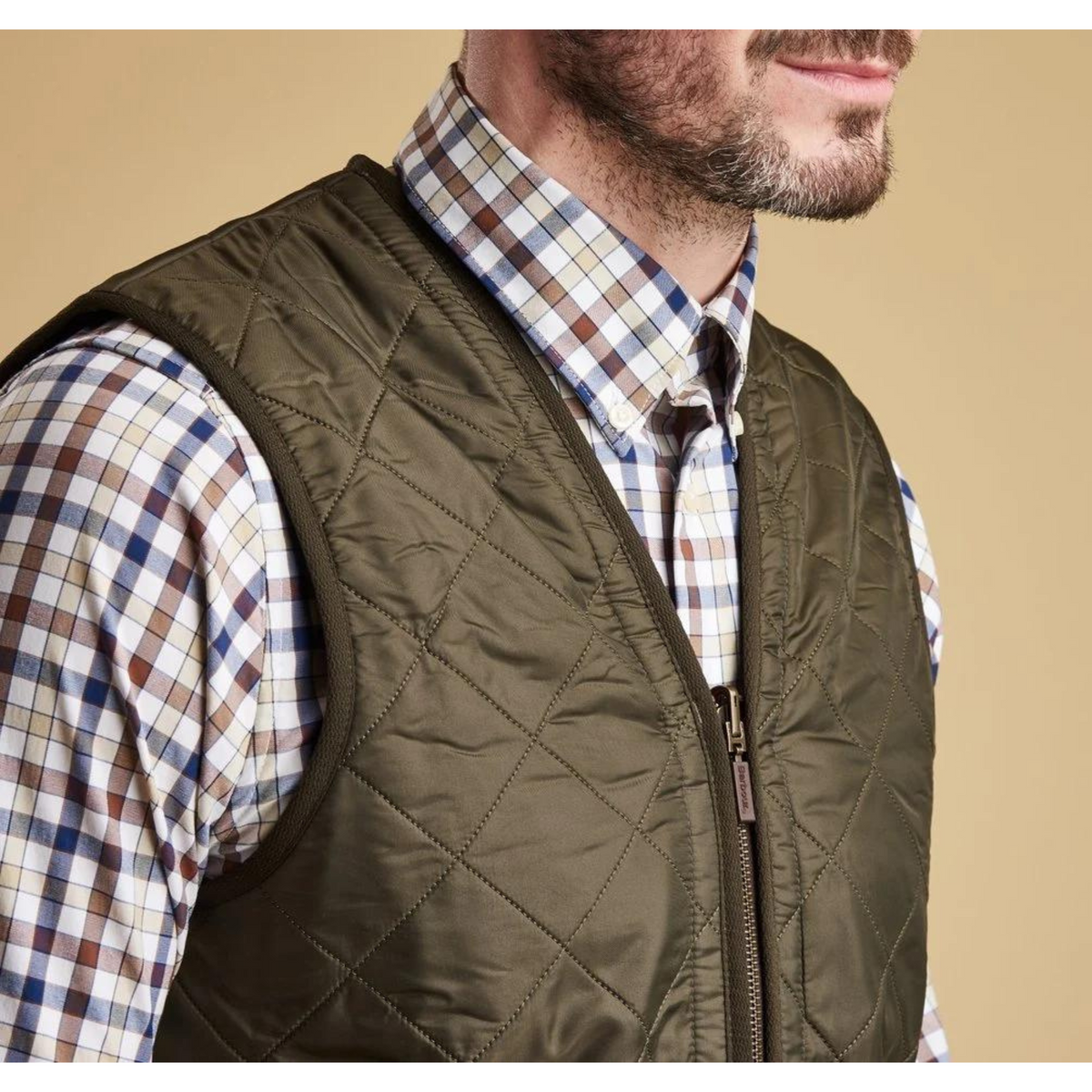 Liivissä on lämmin ja tuulta eristävä fleecevuori.