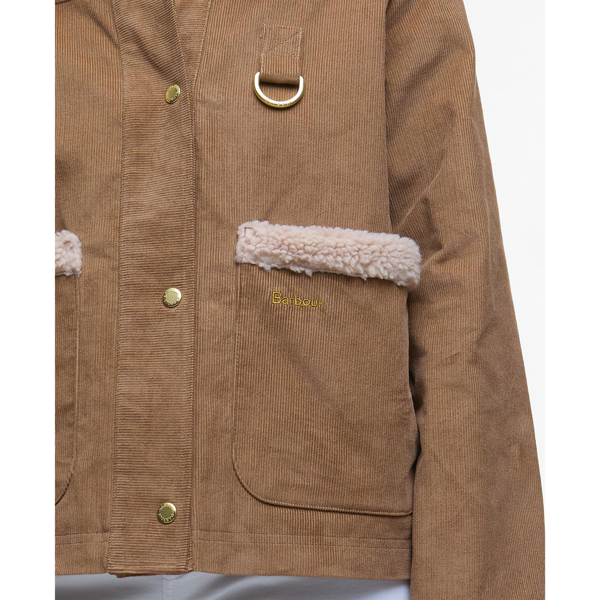 Kuvassa olevassa Barbour Tabitha Casual -takissa on teddyfleecekoristeet etutaskuissa.