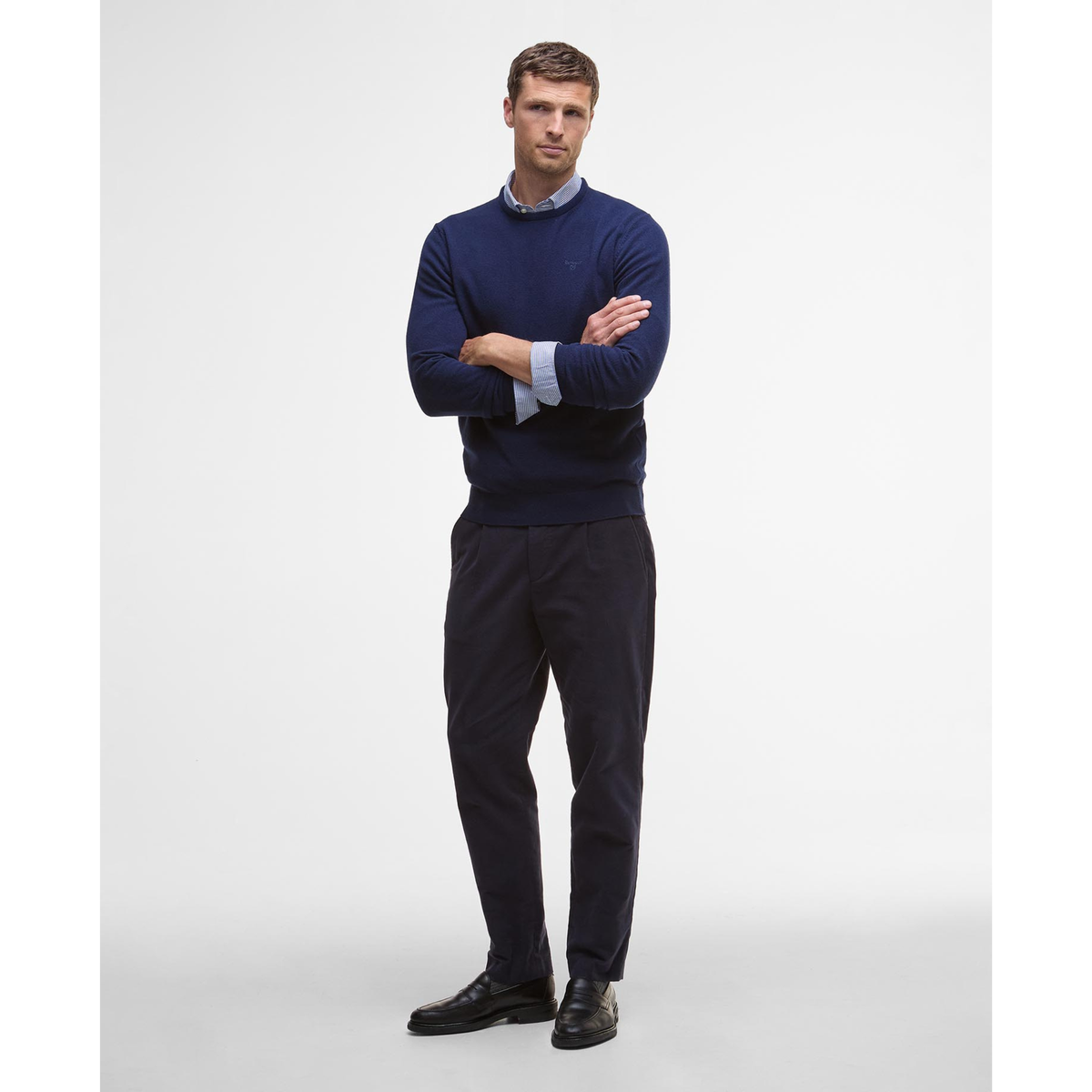 Neulepaita sopii käytettäväksi esim. farkkujen tai chinojen kanssa.