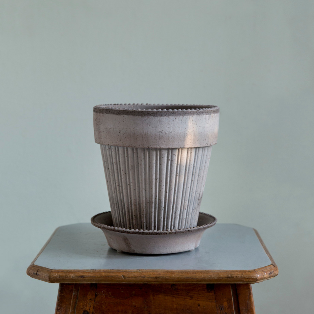 Simona ruukulla on monenlaisia käyttömahdollisuuksia sekä sisällä että ulkona.