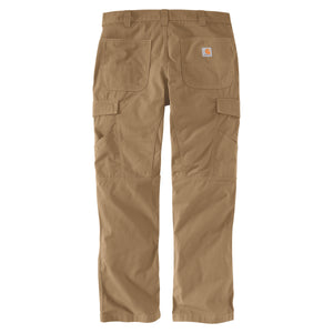 Takaa kuvattuna Carhartt Force Broxton Cargo Pant housut joissa on takana taskut ja toisessa taskussa Carhartt logo. 