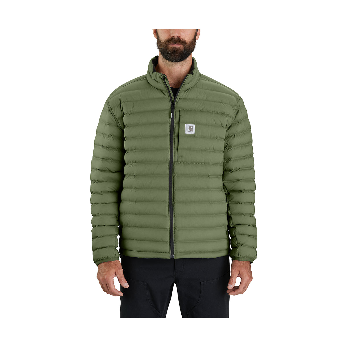 Kuvassa on miehellä vihereä Carhartt LWD Relaxed Fit Insulated takki jossa on rinnassa Carhartt logo.