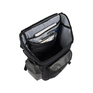 Repun sisältä löytyy mm. erillinen läppäritasku.