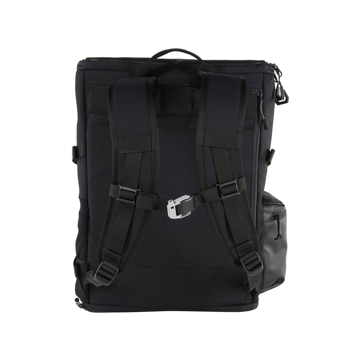 Repussa on jämäkät, säädettävät hihnat joiden ansiosta sen kantaminen on helppoa.