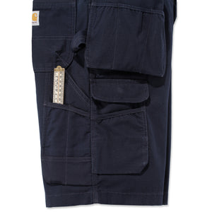 Kuvassa Carhartt Steel Multipocket Shortsit jossa on vasaralenkki ja useita taskuja. 