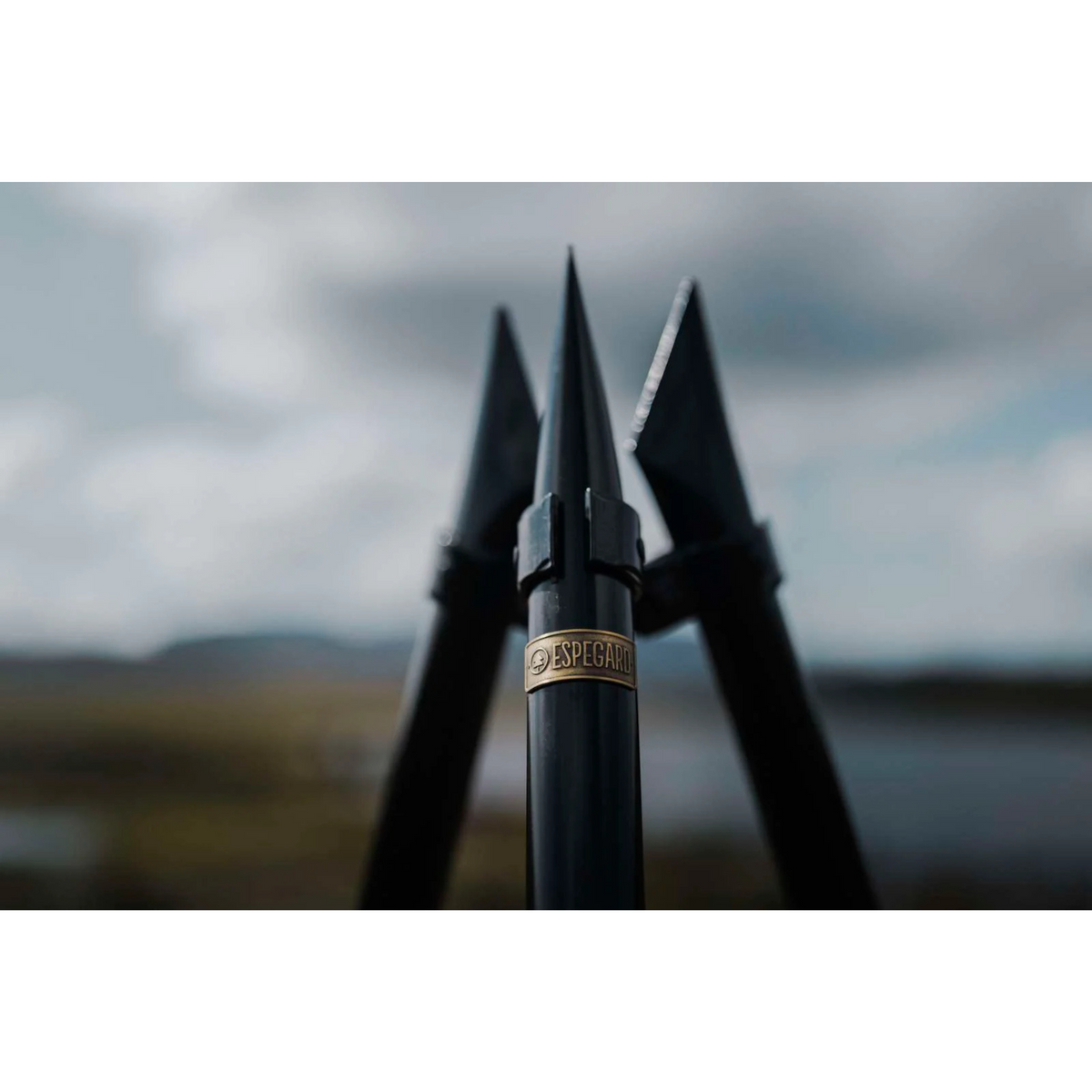 Tukijalan yläreunassa on tyylikäs Espegard logolaatta.