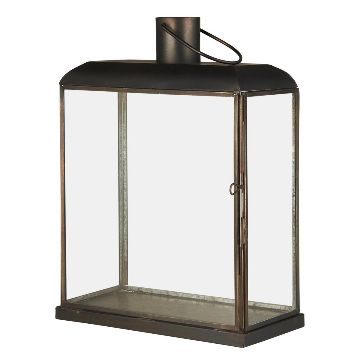 Kuvassa on Ib Laursenin kaunis metallinen, pitkulainen kynttilälyhty joka sopii muotonsa puolesta myös kapeille ikkunalaudoille.