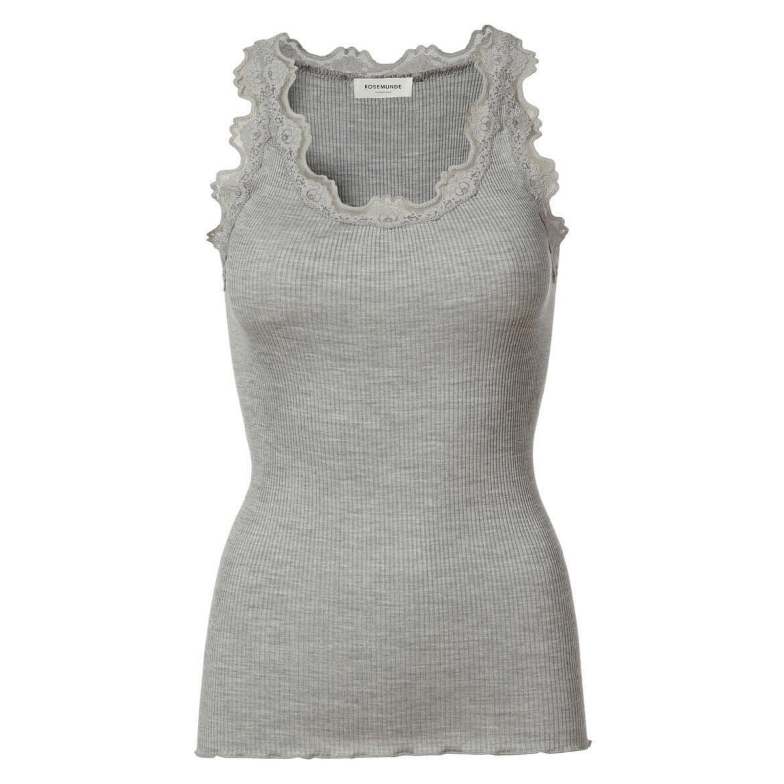 Kuvassa harmaa Rosemunde Babette naisten pitsitoppi. Topissa on kaunis koristelu helmassa ja kaula-aukossa. 