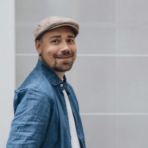 Salon Lakkitehdas Flat Cap Linen Natural, brown