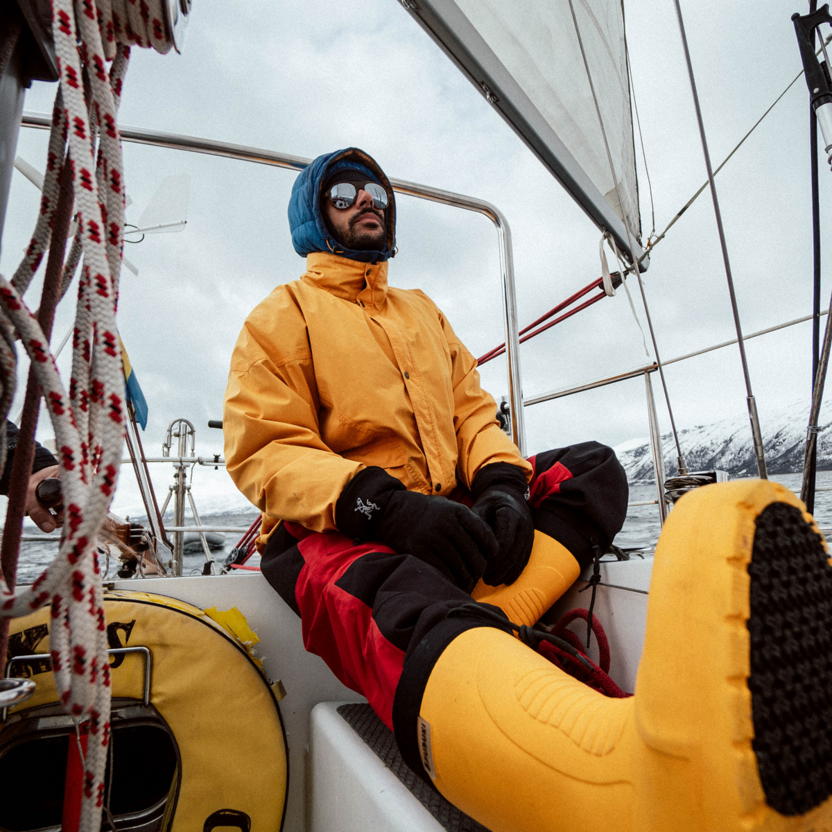 Huippumateriaalit tekevät niistä täydellisen valinnan merelle, vuoristoon ja ulkoilmaelämään.