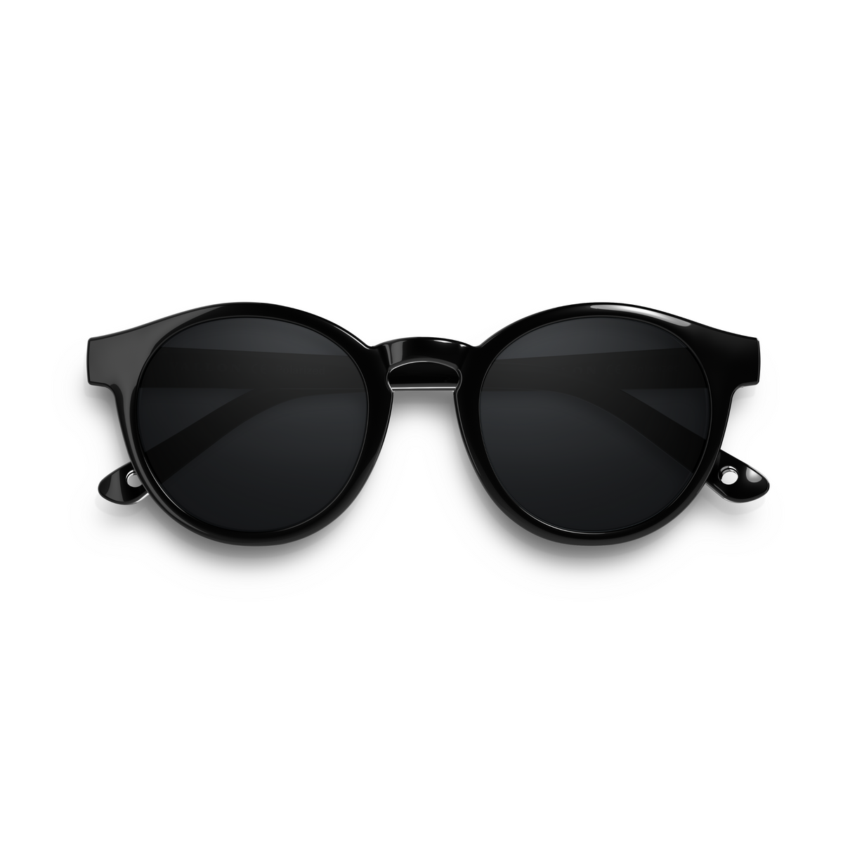 Käsin valmistettu kestävä ja kevyt asetaattikehys istuu päässä mukavasti ja tuntuu ylelliseltä käytössä.