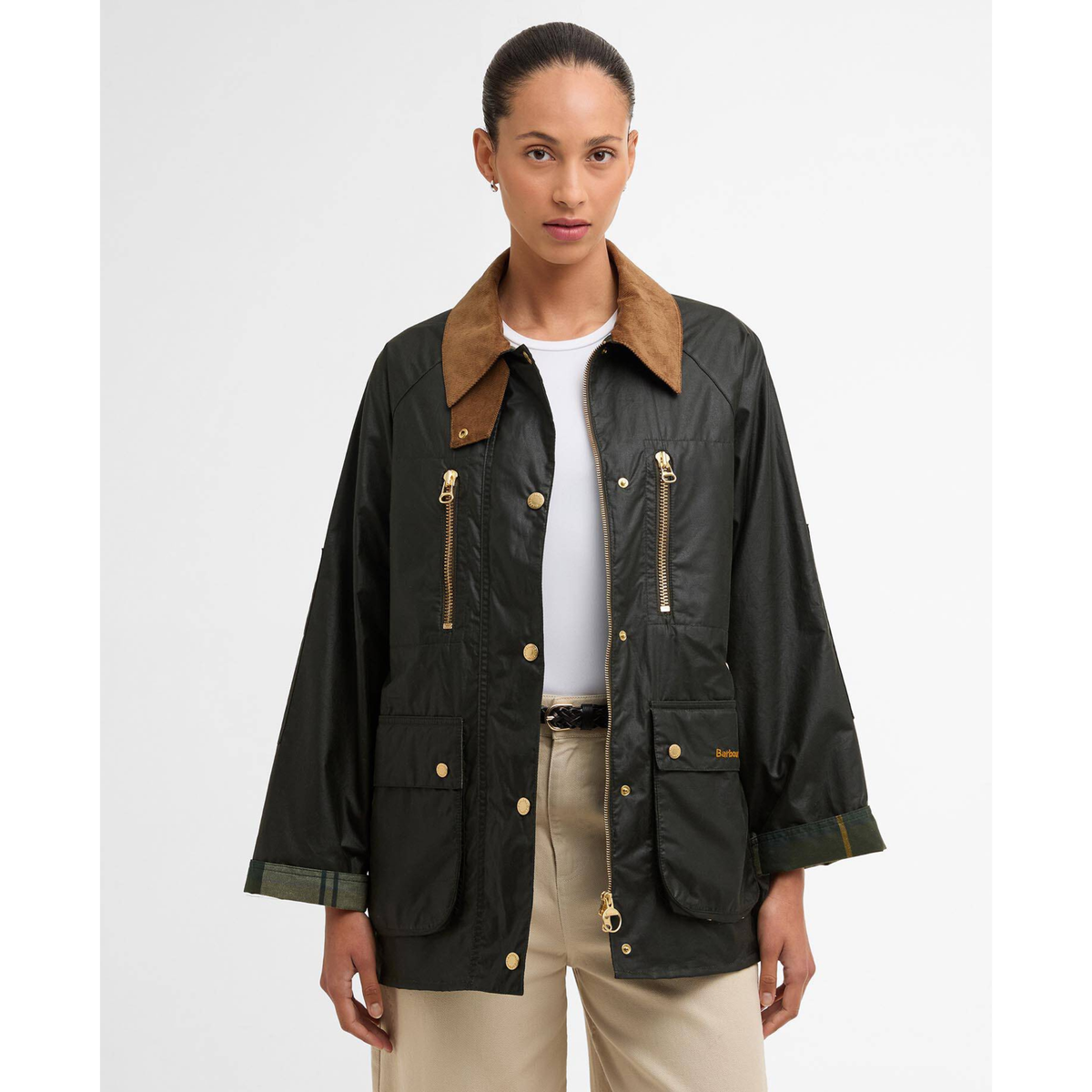 Öljykangastakki sopii vettä ja tuulta hylkivien ominaisuuksiensa ansiosta hyvin Suomen ilmastoon.