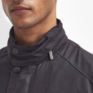 Barbour Corbridge Wax Jacket miesten öljykangastakki lähikuva kauluksesta.