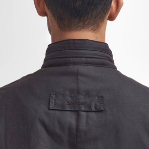Barbour Corbridge Wax Jacket miesten öljykangastakki lähikuva niskasta.