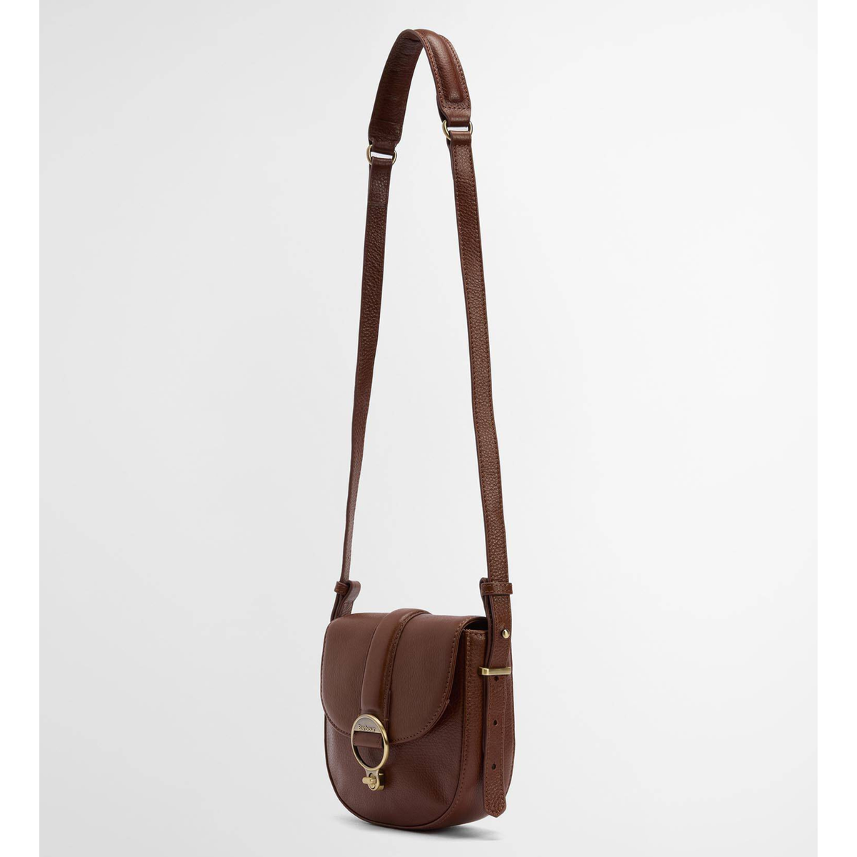 Barbour Elm Leather Bag laukussa on pitkä olkahihna.