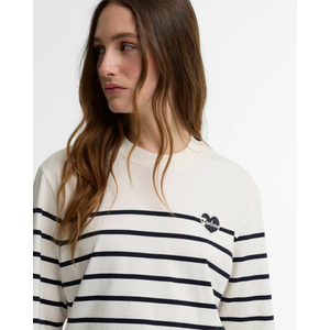 Barbour Harling Top naisten puuvillapaita, valkoinen/siniset raidat. logosta ja kaulusta kuvattuna.