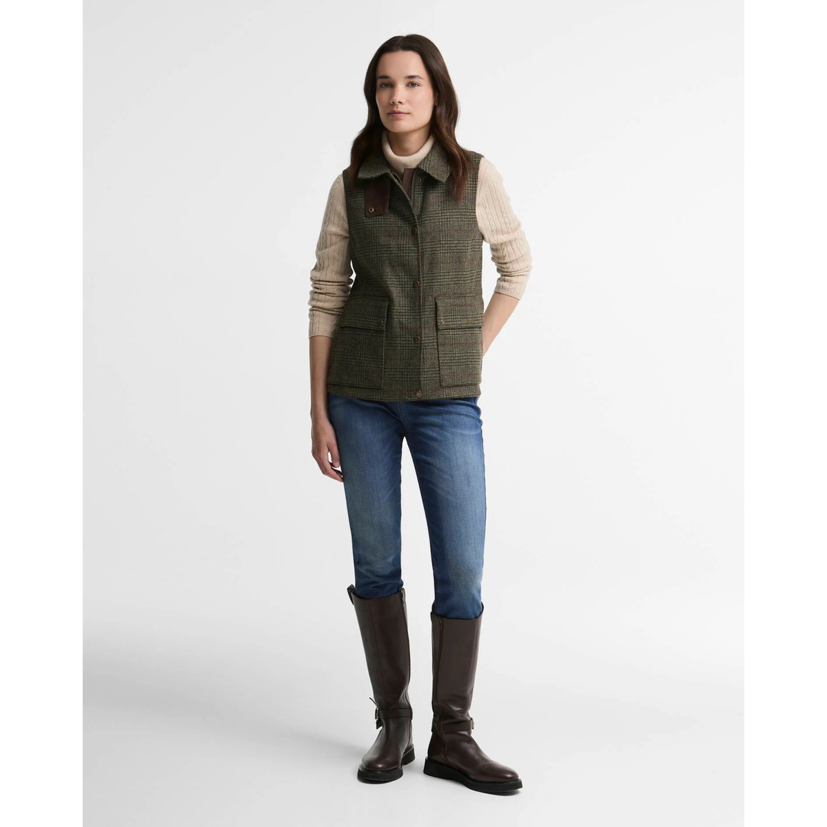 Barbour Joyce Gilet naisten liivi, edestä mallin päällä.
