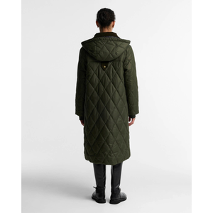 Barbour Rudson Quilt pitkä tikkitakki takaapäin kuvattuna.